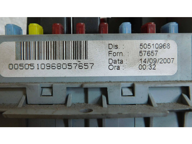 Блок предохранителей 50510968   Alfa Romeo  159   -  года