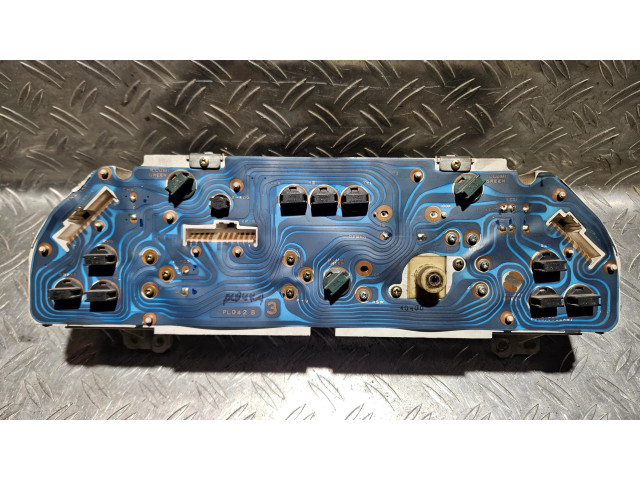 Панель приборов Mazda 323