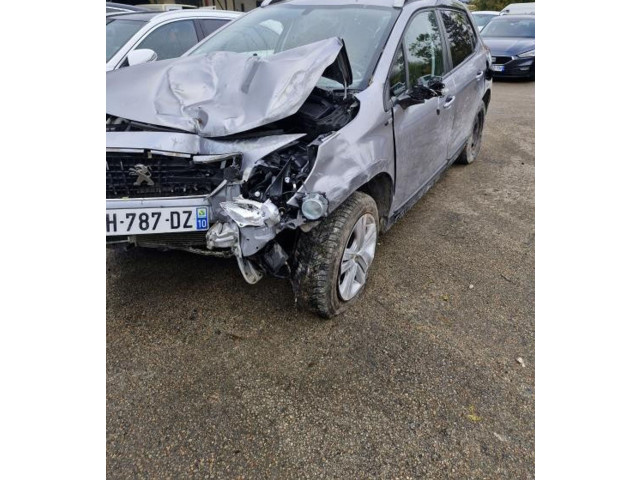 Блок предохранителей     Peugeot 2008 I    