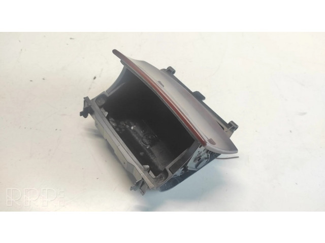 Передняя пепельница