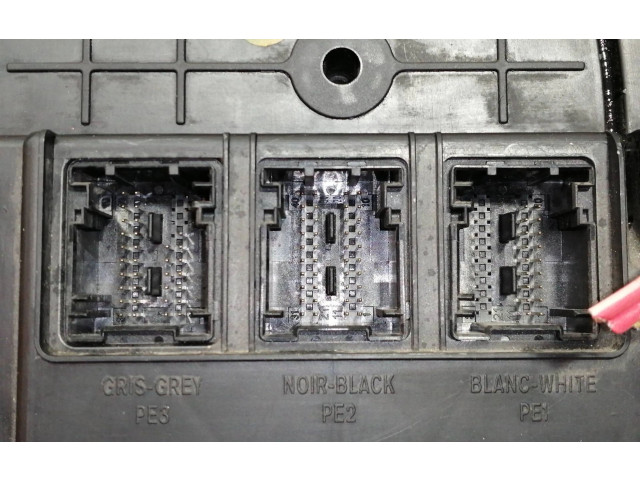 Pojistková skříňka Řídící jednotka BSM Renault Megane II 2003