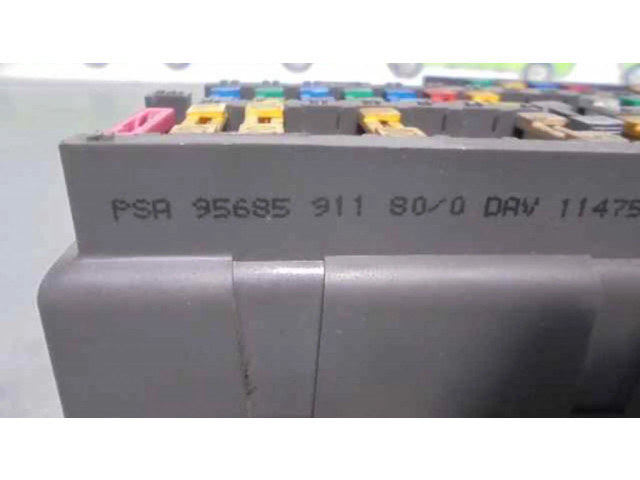 Блок предохранителей 9568591180   Citroen Xsara    