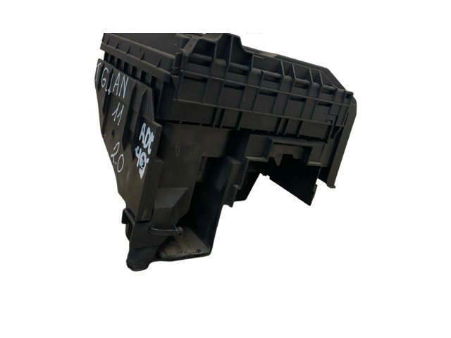   Pojistková skříňka 1K0937540C, 1K0937132F   Volkswagen Tiguan 2011