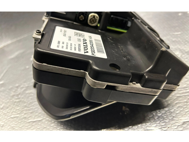 Панель приборов 32254289AA, 32254289   Volvo XC90       