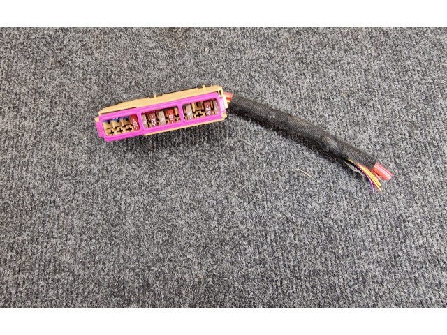 Pojistková skříňka 4F1941824B Audi Q7 4M 2019