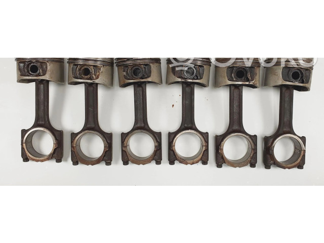  Поршень с шатуном  B63049  Volvo 940  