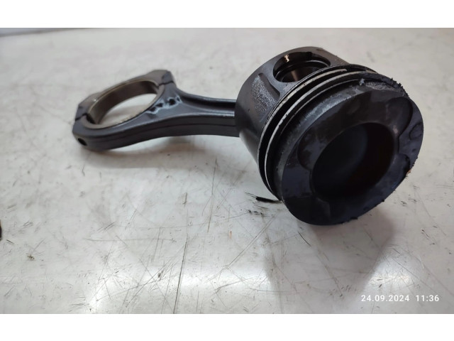 Píst Mercedes-Benz S W221 OM642