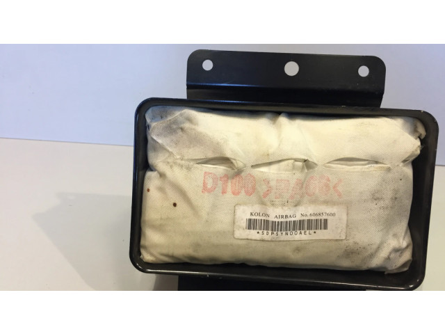 Подушка безопасности пассажира 8621009000, 606857600 SsangYong Kyron