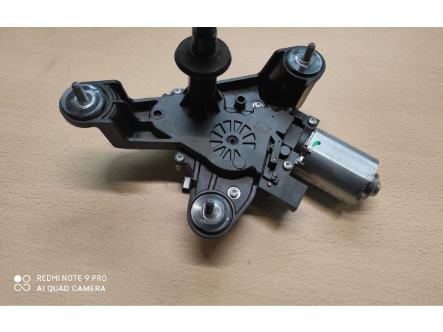 Двигатель стеклоочистителя заднего стекла