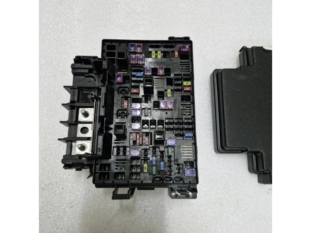 Блок предохранителей 68460093AC   Jeep Grand Cherokee WL    