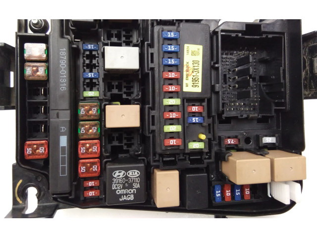 Блок предохранителей  91220A2463, 1879001316   KIA Ceed    