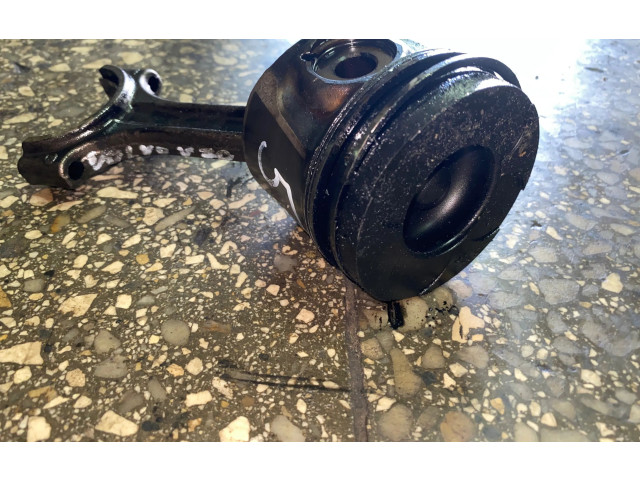 Поршень с шатуном 81L79 Volvo V70