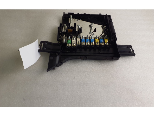   Pojistková skříňka 97061030300   Porsche Panamera (970) 2010