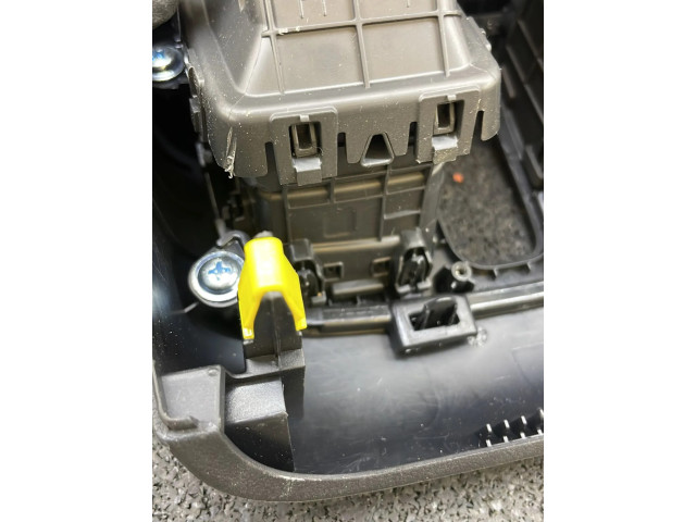 Задняя воздушная решётка