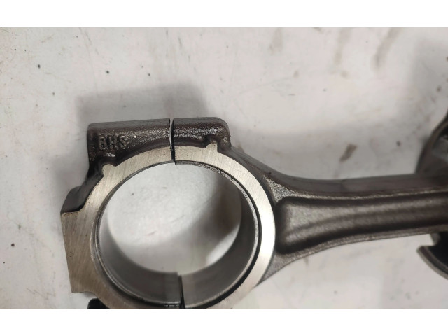  Поршень с шатуном  038J  Volkswagen PASSAT B6  