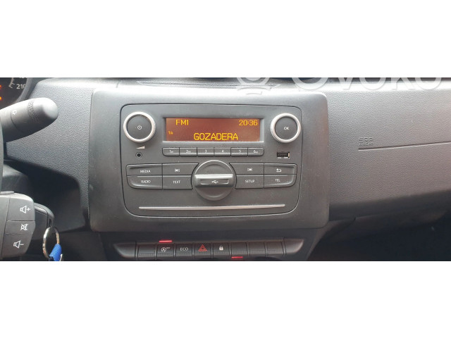 Радио/ проигрыватель CD/DVD / навигация     281158515R    Dacia Duster II 