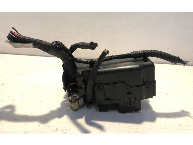   Pojistková skříňka    Mitsubishi Pajero 2011