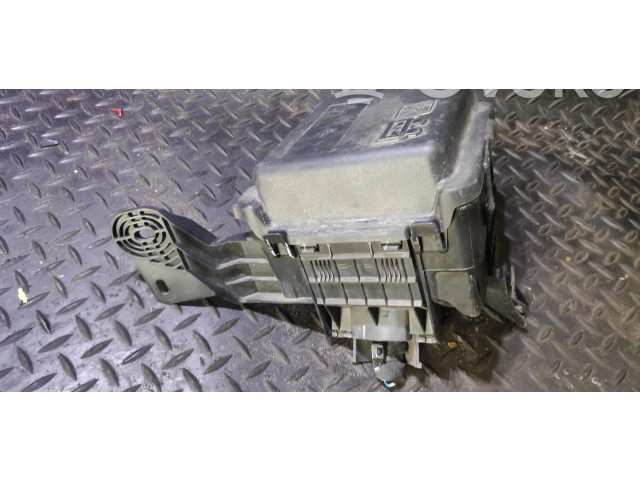 Блок предохранителей     Peugeot 2008 I    