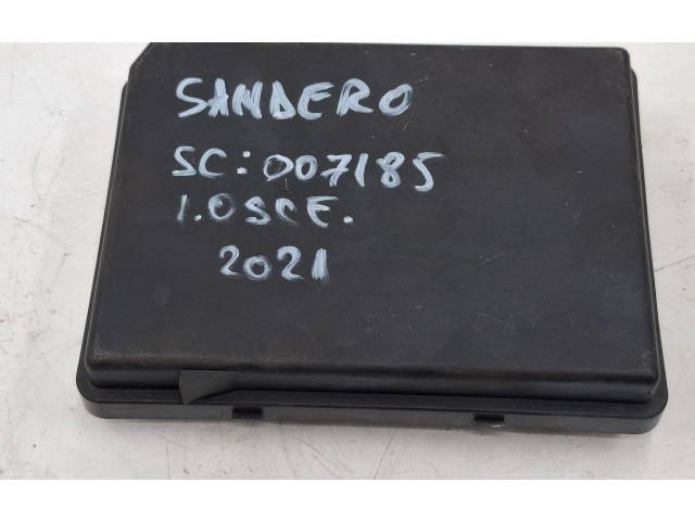 Блок предохранителей 284B65716R Dacia Sandero III