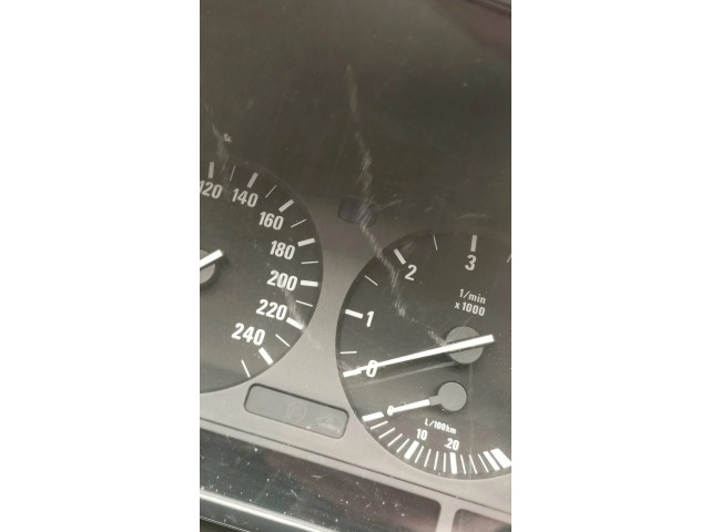 Přístrojová deska BMW 5 E39 1997 62118381808, 110008784055