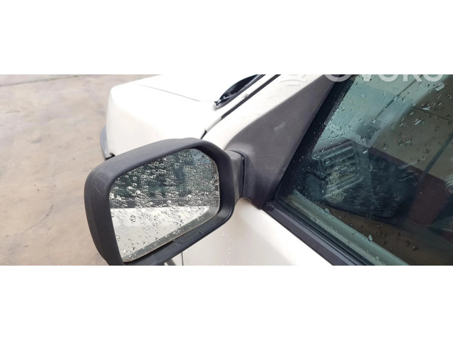 Zpětné zrcátko Peugeot 106