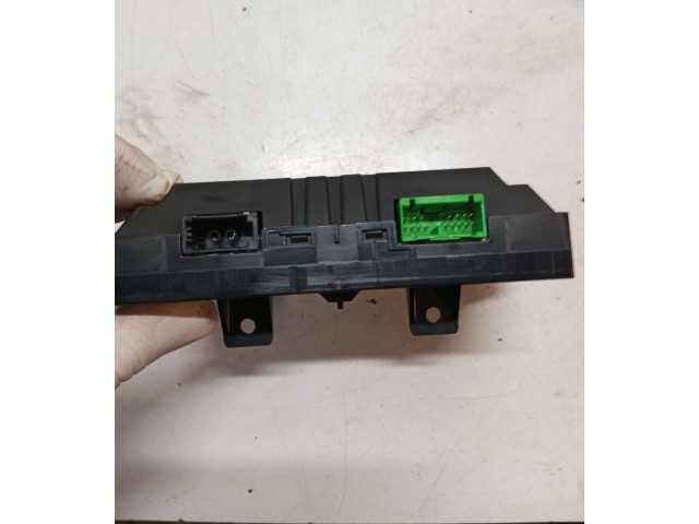 Дисплей    30772584   Volvo XC60