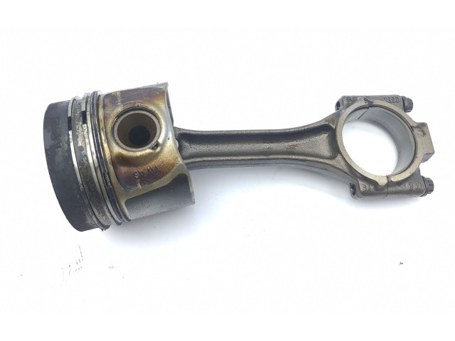  Поршень с шатуном    Volkswagen PASSAT B6  