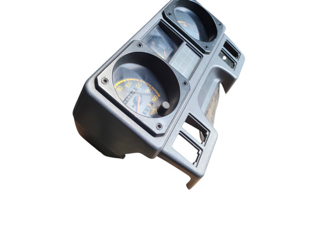 Přístrojová deska  Mitsubishi Pajero 1988 MB716914, 326280  