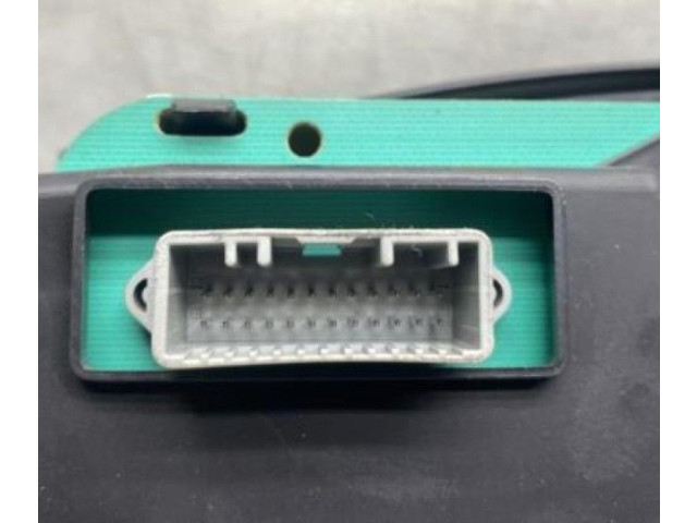 Панель приборов    Dacia Logan I       