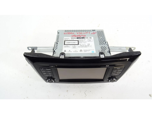 Радио/ проигрыватель CD/DVD / навигация