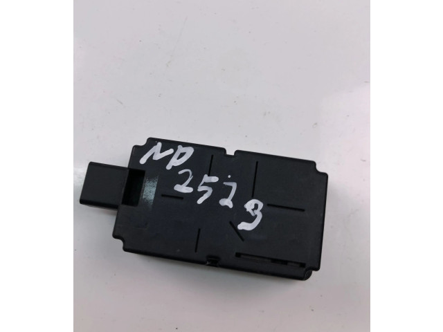 Блок управления 30797900   Volvo V70