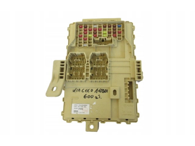 Блок предохранителей 91958J7021 KIA Ceed