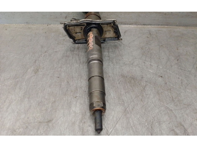 Vstřikovač 057103113C   Audi A8 S8 D3 4E    ASE 