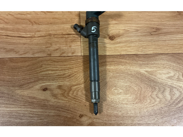 Форсунка 30777526, 30777536    Volvo V70  D5244T5 