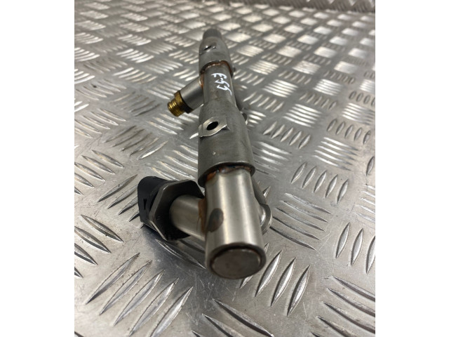 Vstřikovací lišta 06E130089AA Audi A8 S8 D4 4H