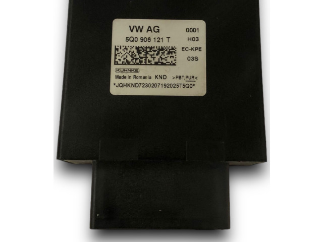 Блок управления топливного насоса 5Q0906121T, 5Q0906121T   Skoda Octavia Mk4   