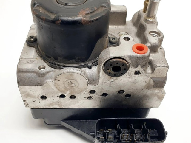Блок АБС 1338005510, 4454053030 Lexus IS 200-300 1999-2005 года