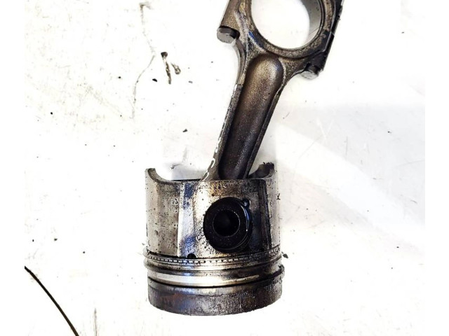 Поршень с шатуном Peugeot 406