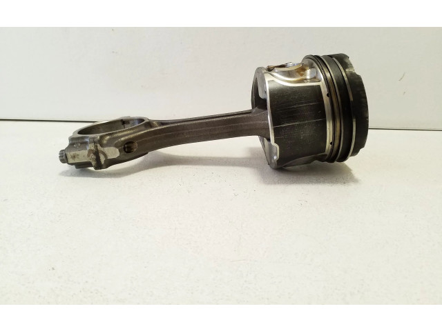 Поршень с шатуном 4n14 M174 Mitsubishi Outlander