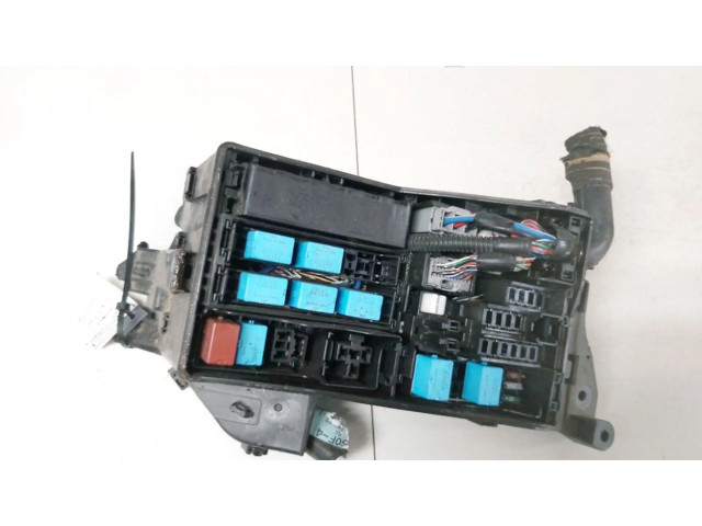 Блок предохранителей 3921153020, 39211-53020 Lexus IS 220D-250-350