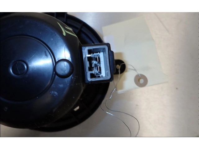 Вентилятор печки 272102302R Renault Twingo III