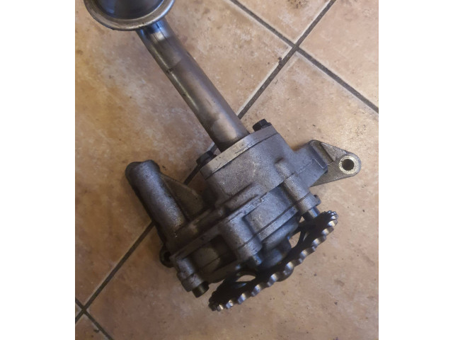 Масляный насос 06a115121    Volkswagen Caddy