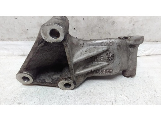 Кронштейн крепления коробки передач