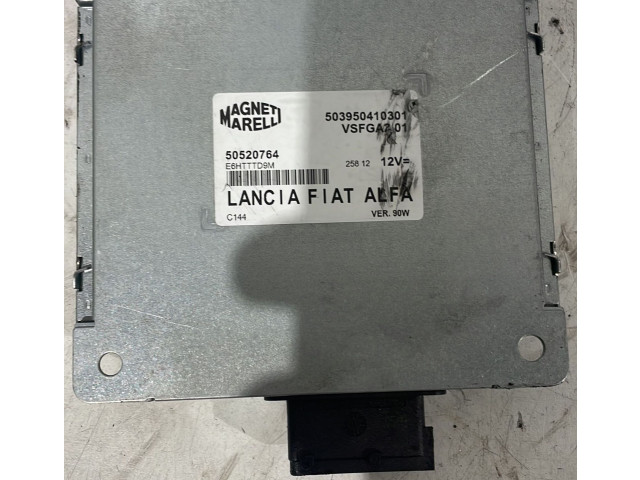 Радио/ проигрыватель CD/DVD / навигация    Alfa Romeo Giulietta