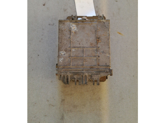 Блок управления двигателя 0281001421 Volkswagen Golf III