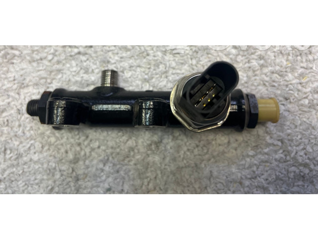 Топливная рампа 4R8Q9C066AE, 4R8Q9C066AE Jaguar XF X250