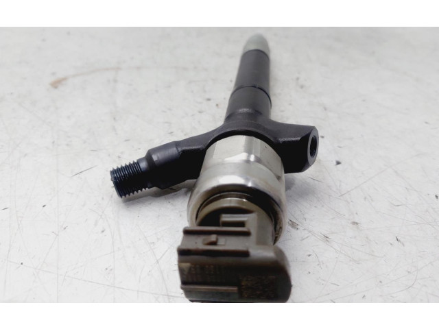 Vstřikovač 236700R190 Toyota Avensis T250