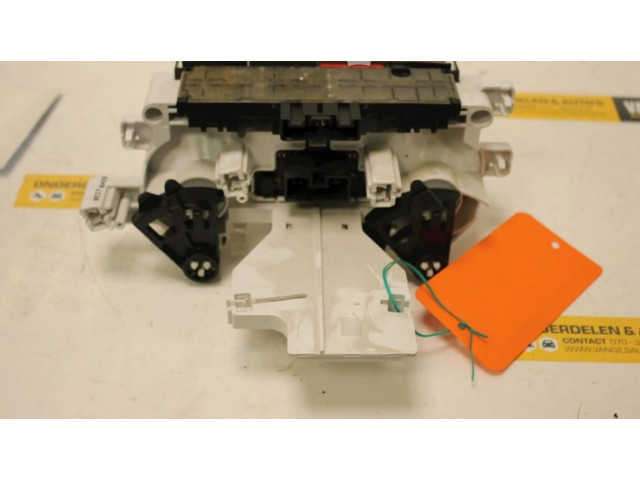 Блок управления климат-контролем Daihatsu Sirion