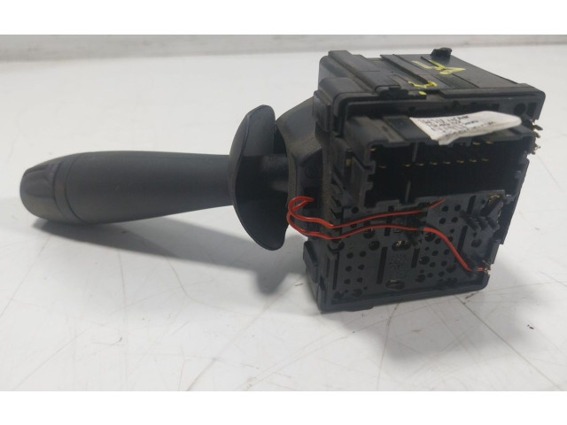 Ручка стеклоочистителей 8201168008, 255679575R Dacia Sandero