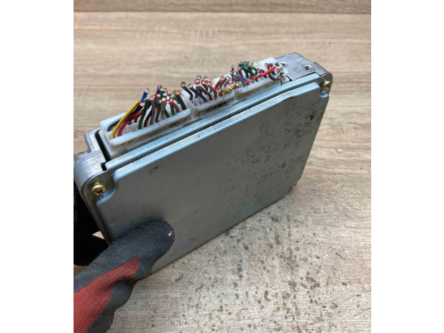 Блок управления двигателем Блок управления 2758006300, RF5W18881A   Mazda Premacy